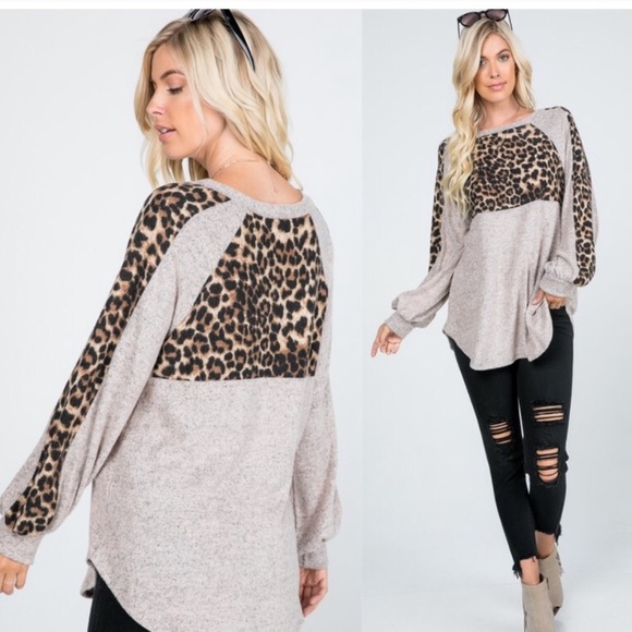 Soft and Cozy Brushed Fabric Crew Neck Sweater Top with Leopard🐾Contrast Print - Picture 2 of 8